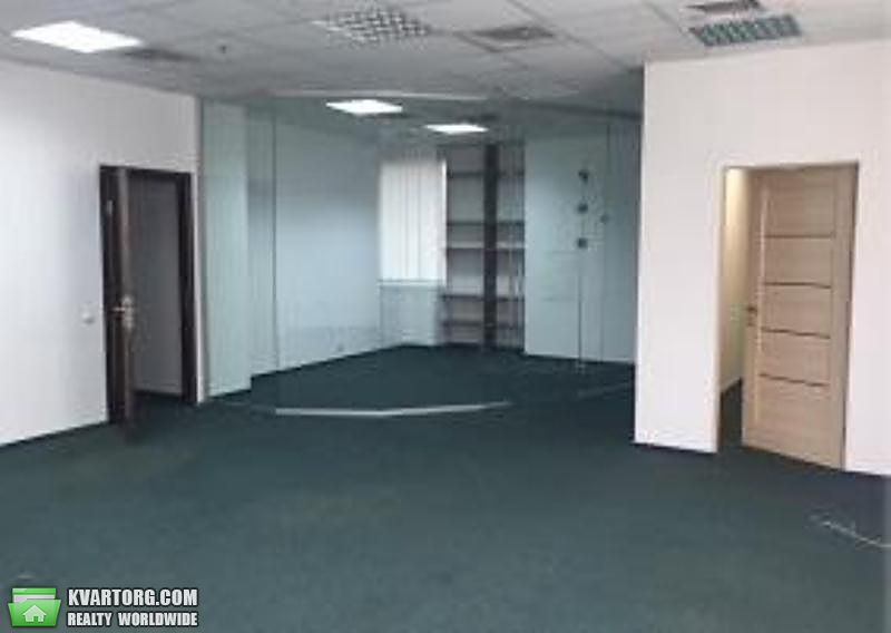 Rent out 3-room apartment. Киев,  Жилянская — photo 1