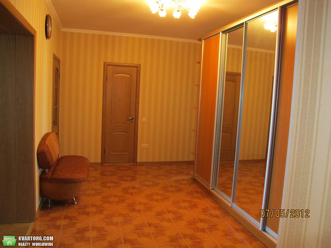 Rent out 3-room apartment. Киев,  Хмельницкая — photo 3