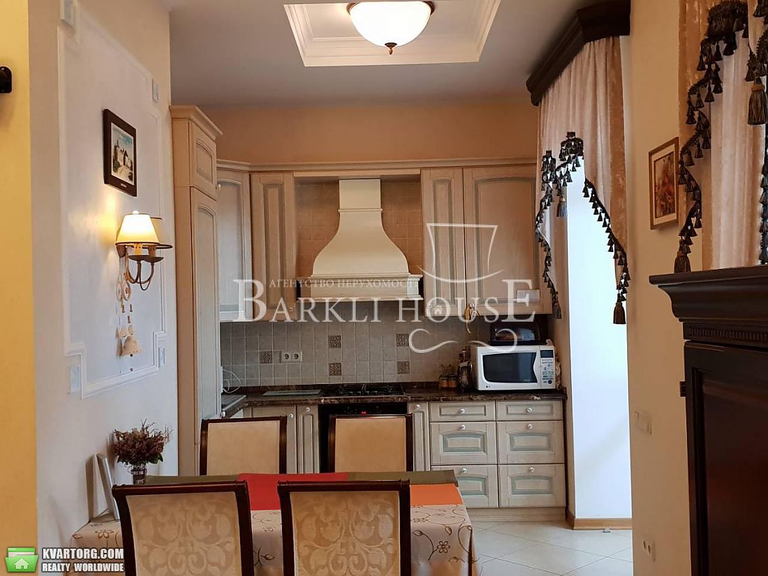Rent out 2-room apartment. Киев,  Верхний Вал — photo 2