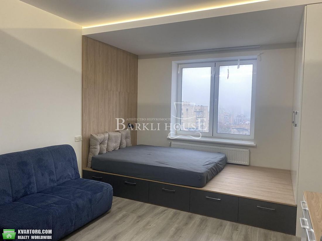 Rent out 3-room apartment. Киев,  Сечевых Стрельцов — photo 3