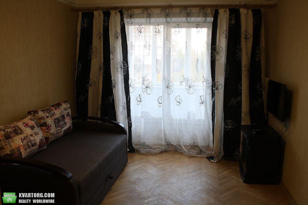 Rent out 1-room apartment. Киев,  Бучмы — photo 1