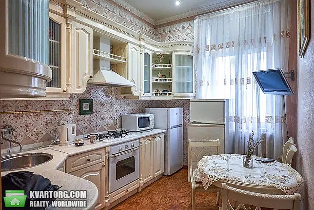 Rent out 2-room apartment. Киев,  Богдана Хмельницкого — photo 2