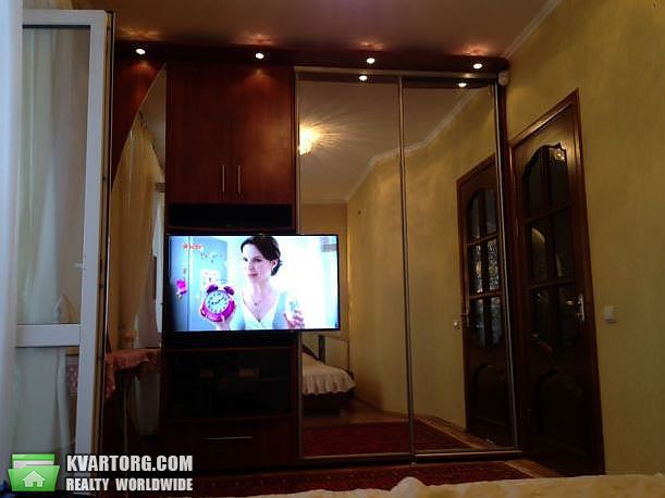 Rent out 3-room apartment. Киев,  Мельникова — photo 8