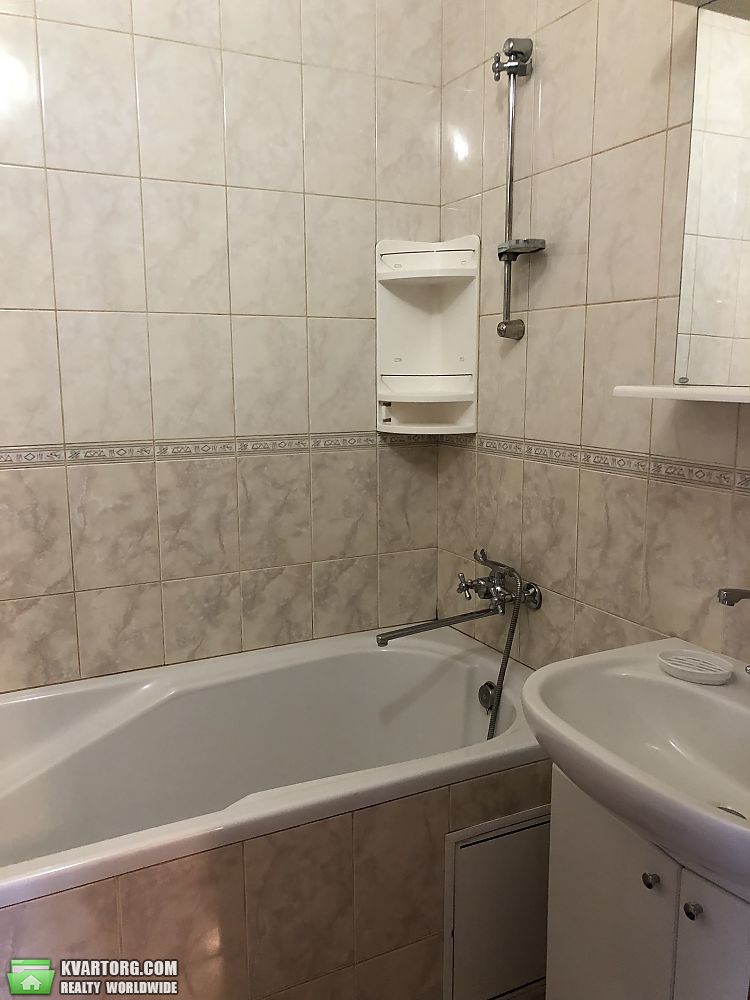 Rent out 2-room apartment. Киев,  Урловская — photo 9