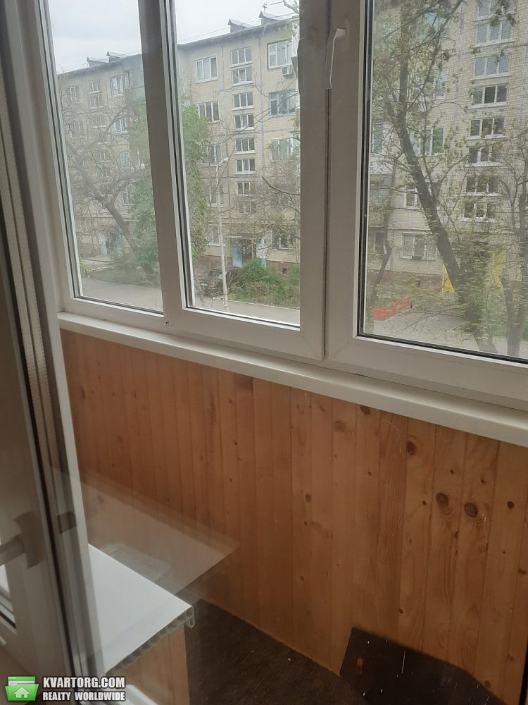 Rent out 1-room apartment. Киев,  Серова — photo 3