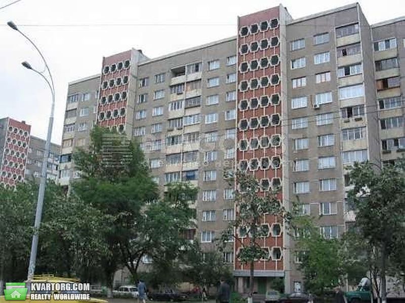 Sell 2-room apartment. Киев,  Героев Днепра — photo 1