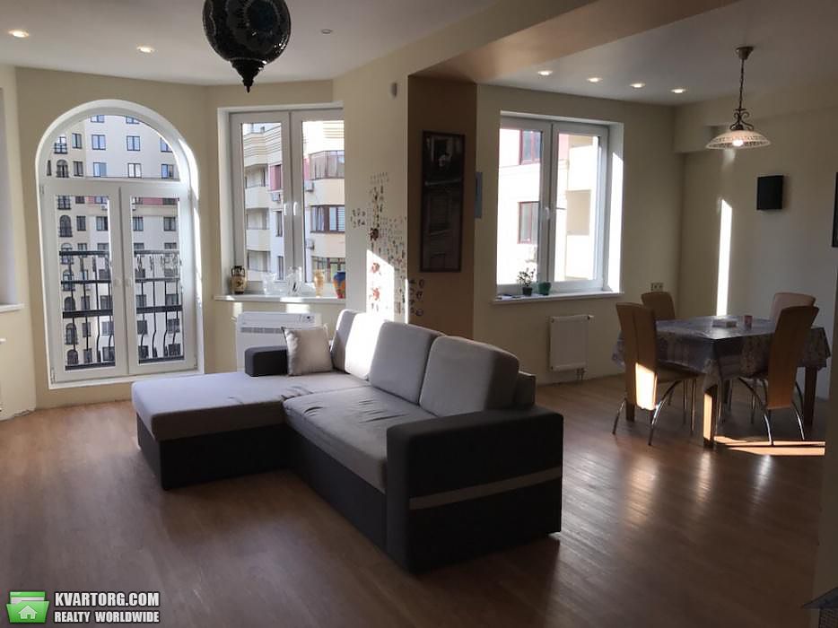 Rent out 4-room apartment. Киев,  Полтавская — photo 1