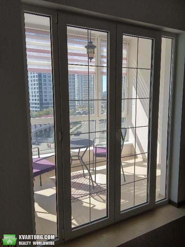Rent out 2-room apartment. Киев,  Чавдар — photo 4