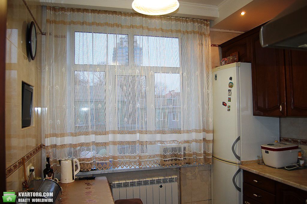Rent out 2-room apartment. Киев,  Мельникова — photo 1