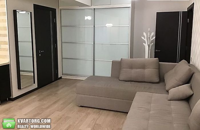 Rent out 1-room apartment. Киев,  Большая Житомирская — photo 4