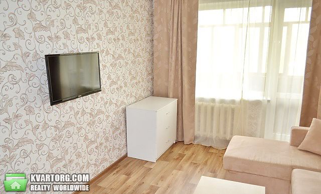Rent out 2-room apartment. Киев,  Зодчих — photo 3