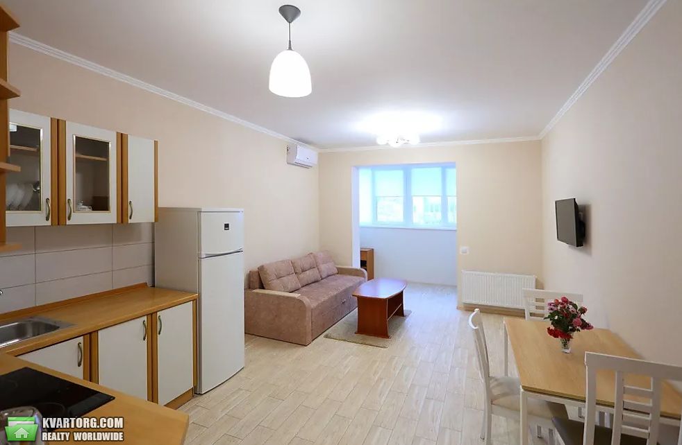 Rent out 1-room apartment. Киев, Львовская — photo 1
