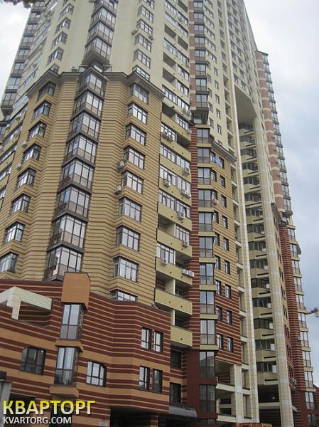 Rent out 2-room apartment. Киев,  Соломенская — photo 1