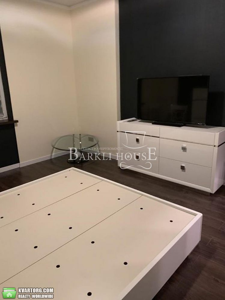 Rent out 2-room apartment. Киев,  Кирило-Мефодиевская — photo 2