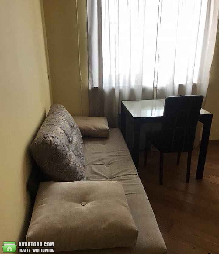 Rent out 2-room apartment. Киев, Соломенская — photo 2