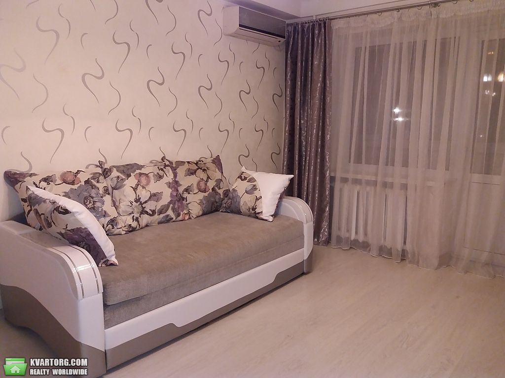 Rent out 1-room apartment. Киев,  Окипной — photo 3