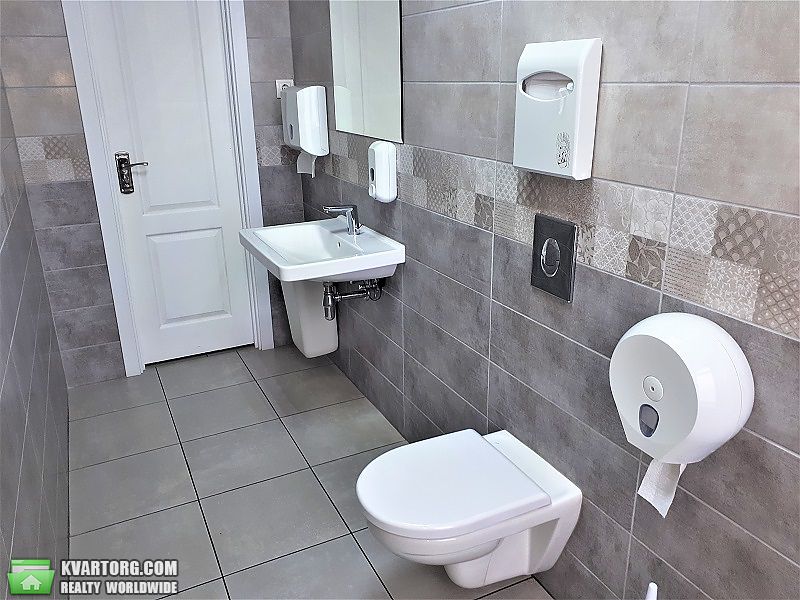 Rent out office. Киев, Соборности — photo 4