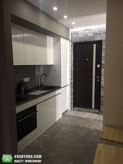 Rent out 2-room apartment. Киев,  Здолбуновская — photo 1