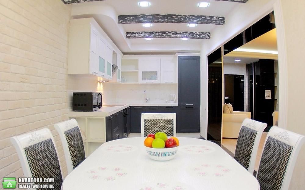 Rent out 2-room apartment. Киев,  Вышгородская — photo 2