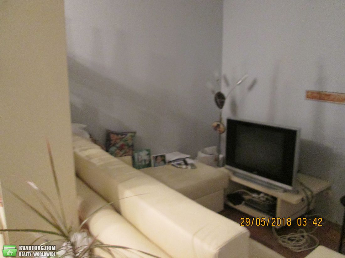 Rent out 2-room apartment. Киев,  Кошица — photo 3