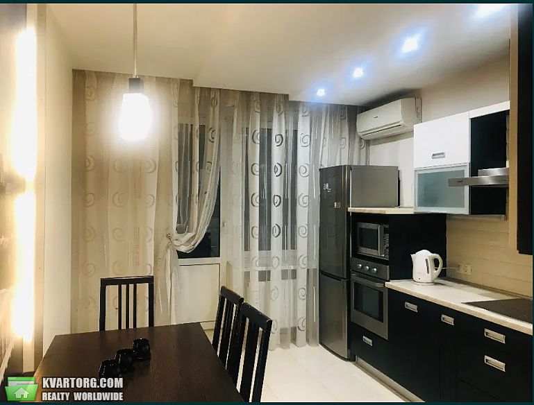 Rent out 1-room apartment. Киев, Харьковское шоссе — photo 1