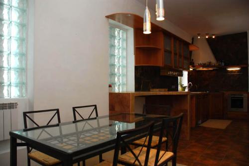 Rent out house. Киев, Садовая — photo 5