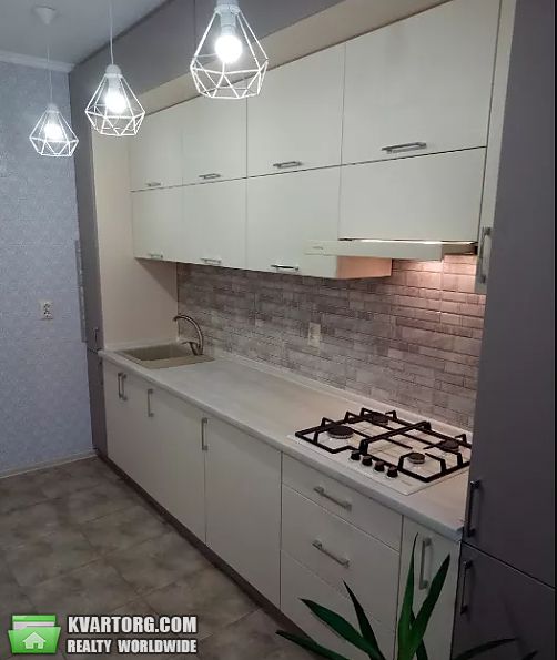Rent out 1-room apartment. Киев, Небесной сотни — photo 1