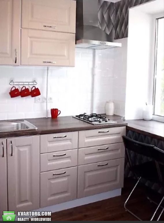 Rent out 1-room apartment. Киев, Новогоспитальная — photo 1