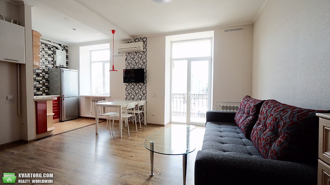 Rent out 2-room apartment. Чернигов, Проспект Победы — photo 4