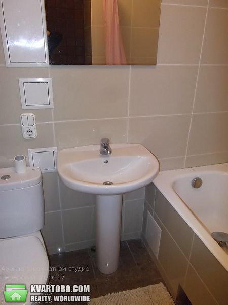 Rent out 1-room apartment. Киев, Печерский спуск — photo 10