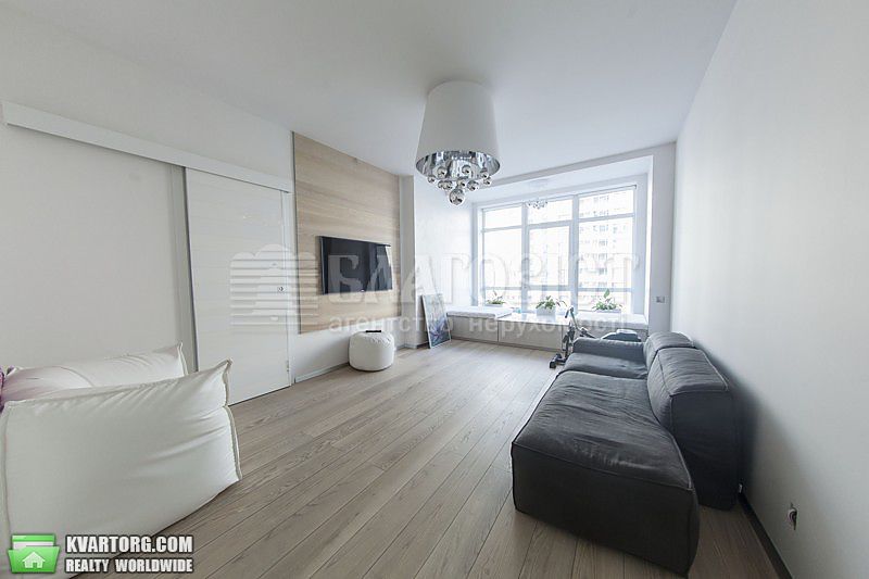 Rent out 2-room apartment. Киев, Драгомирова ул. — photo 1