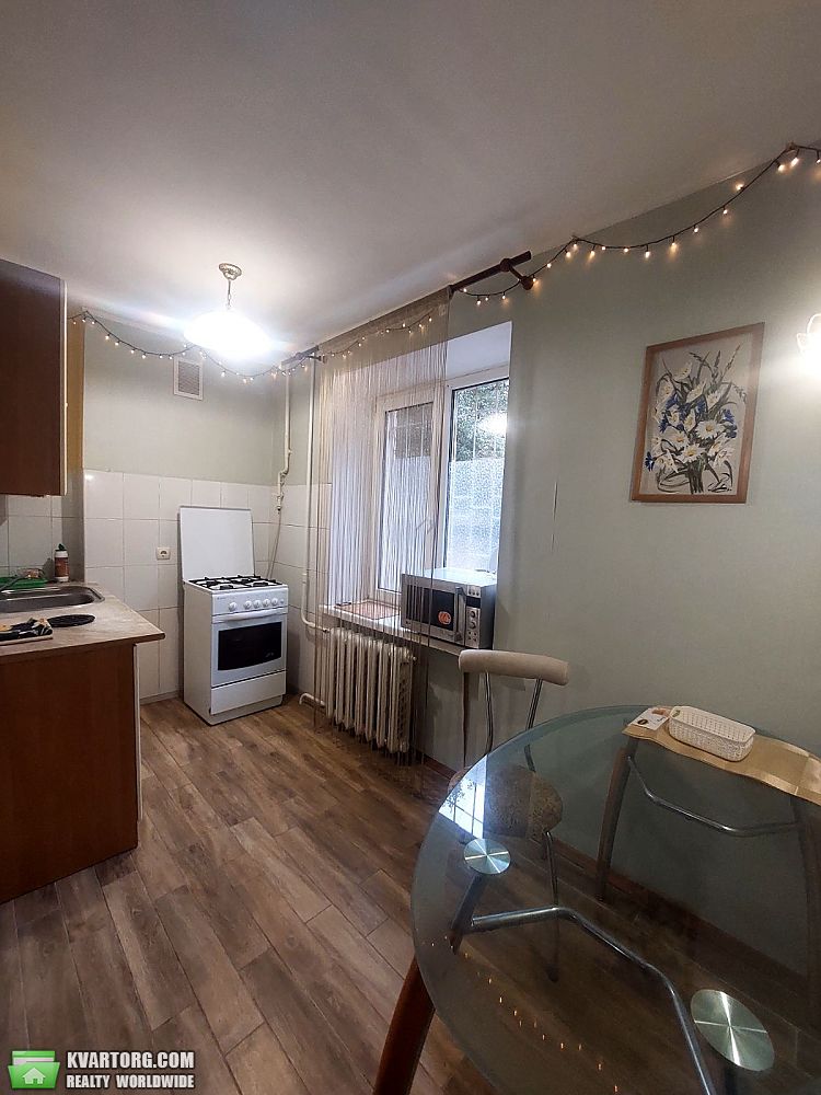 Rent out 1-room apartment. Киев,  Тургеневская — photo 1