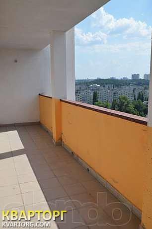 Sell 2-room apartment. Киев,  Автозаводская — photo 2