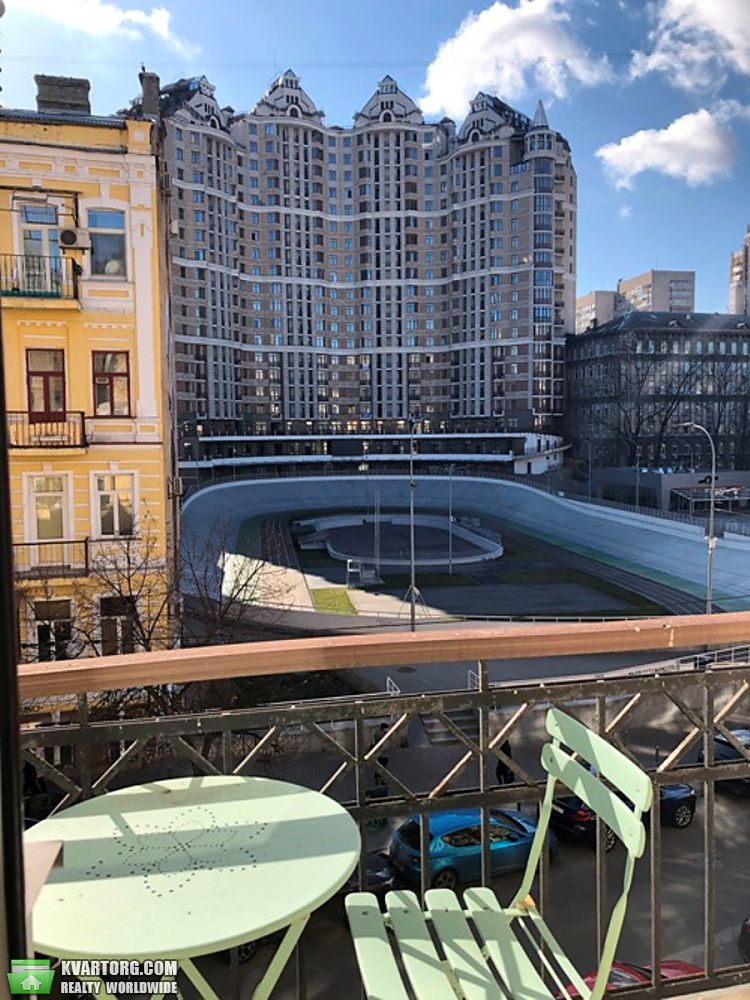 Rent out 4-room apartment. Киев,  Чапаева — photo 8