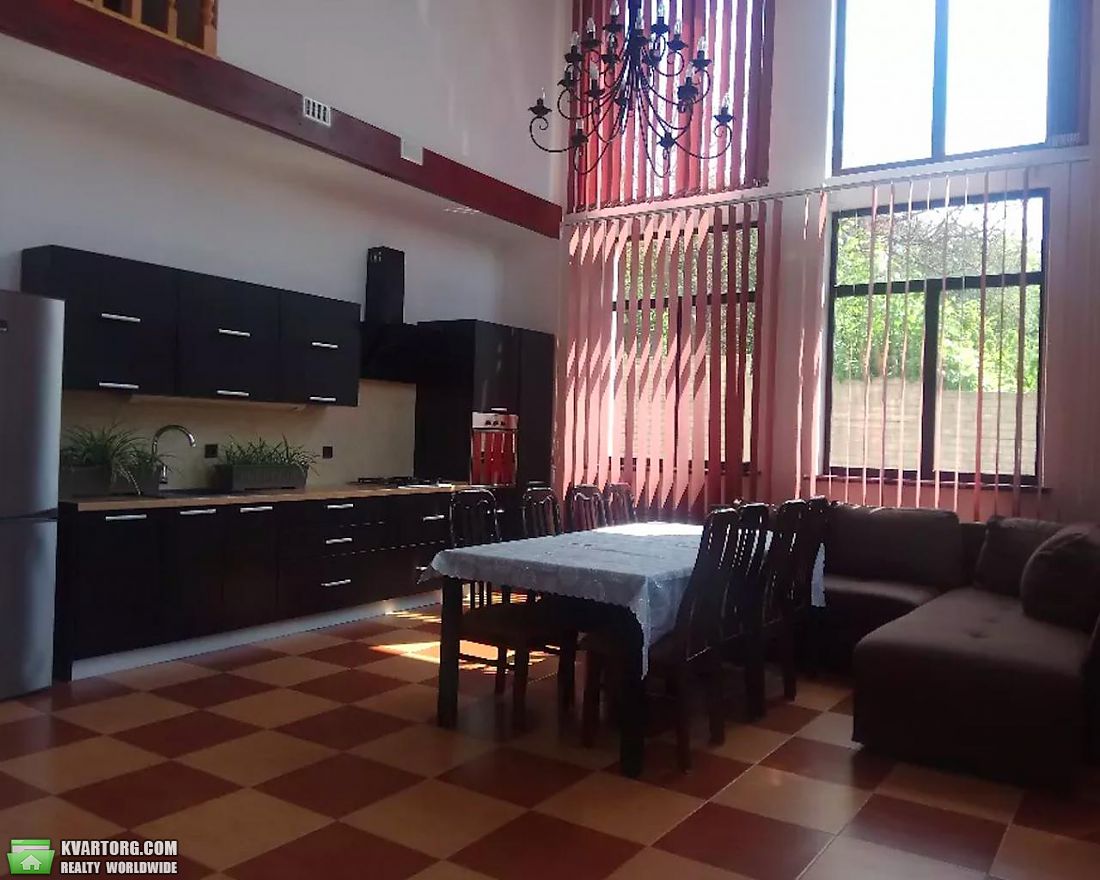Rent out house. Киев,  Метрологическая — photo 1