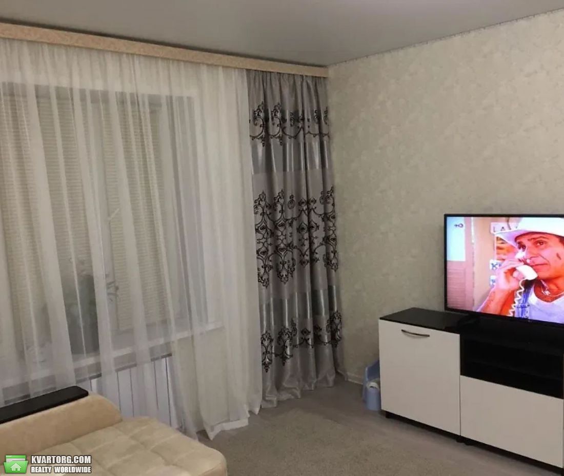 Rent out 1-room apartment. Киев, Йорданская — photo 3