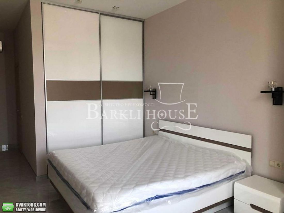 Rent out 2-room apartment. Киев,  Барбюса — photo 3