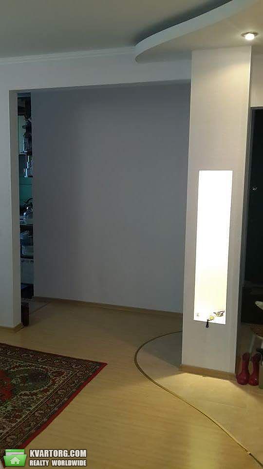 Sell 3-room apartment. Киев,  Комарова — photo 1