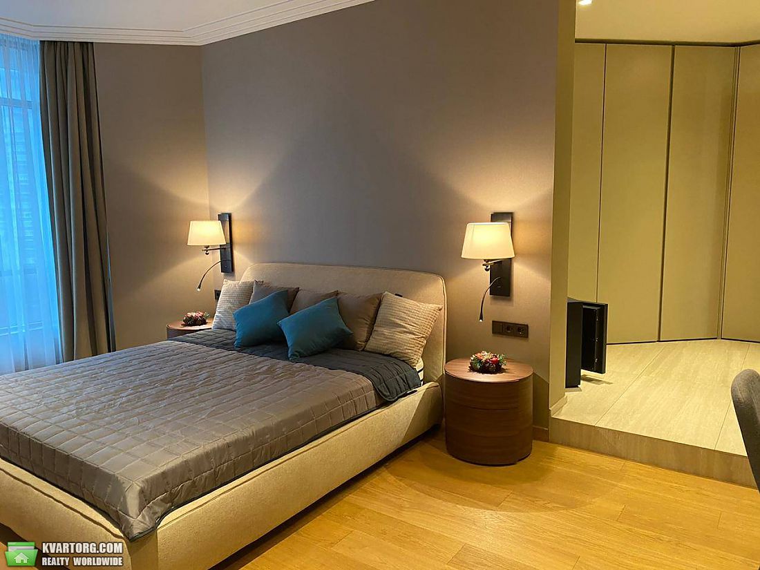 Rent out 4-room apartment. Киев, Болсуновская — photo 1