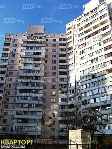 Rent out 2-room apartment. Киев,  Бажана — photo 1