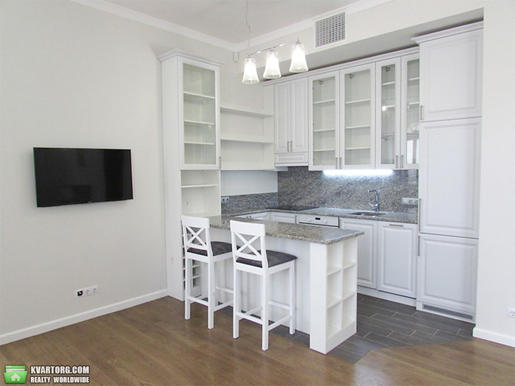 Rent out 4-room apartment. Киев, кожемяцкая — photo 10