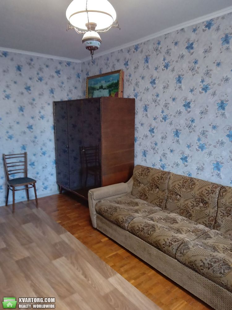 Rent out 2-room apartment. Киев,  Бучмы — photo 4