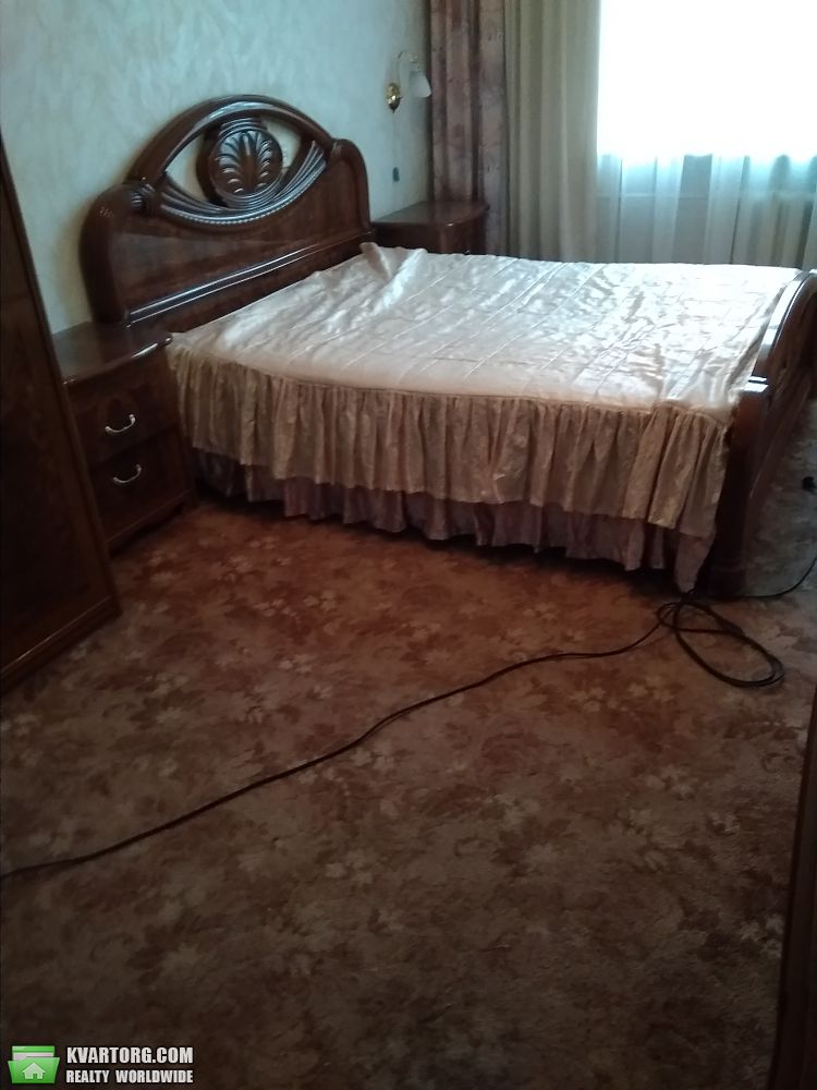 Rent out 2-room apartment. Киев,  Метростроевская — photo 3