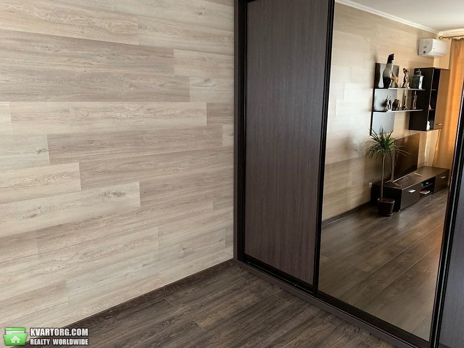Rent out 1-room apartment. Киев, Аболмасова — photo 3