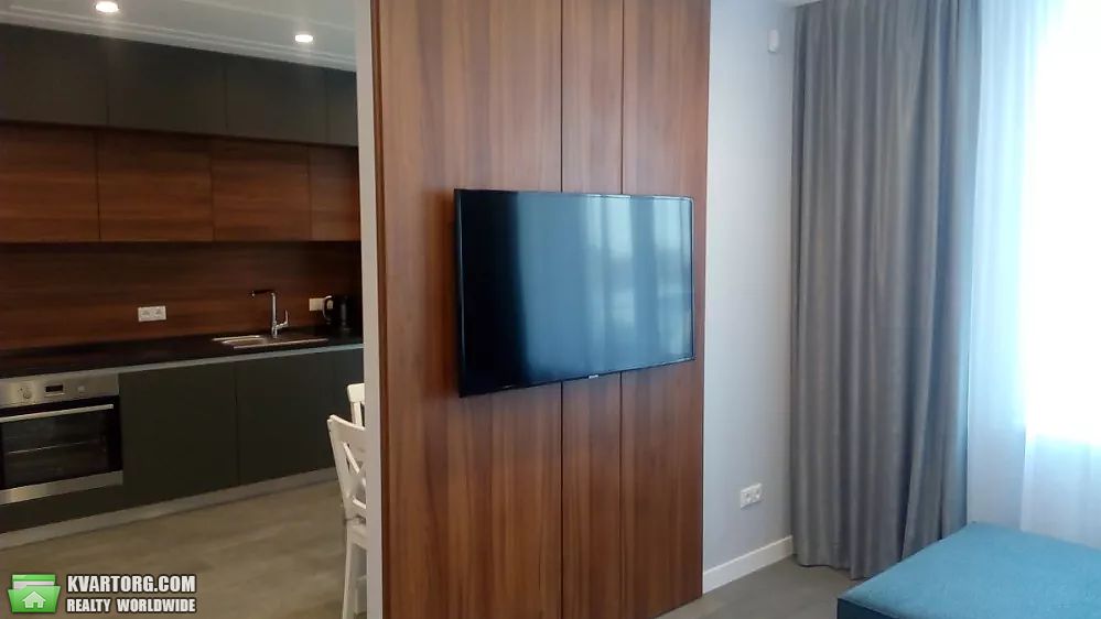 Rent out 2-room apartment. Киев,  Герцена — photo 3