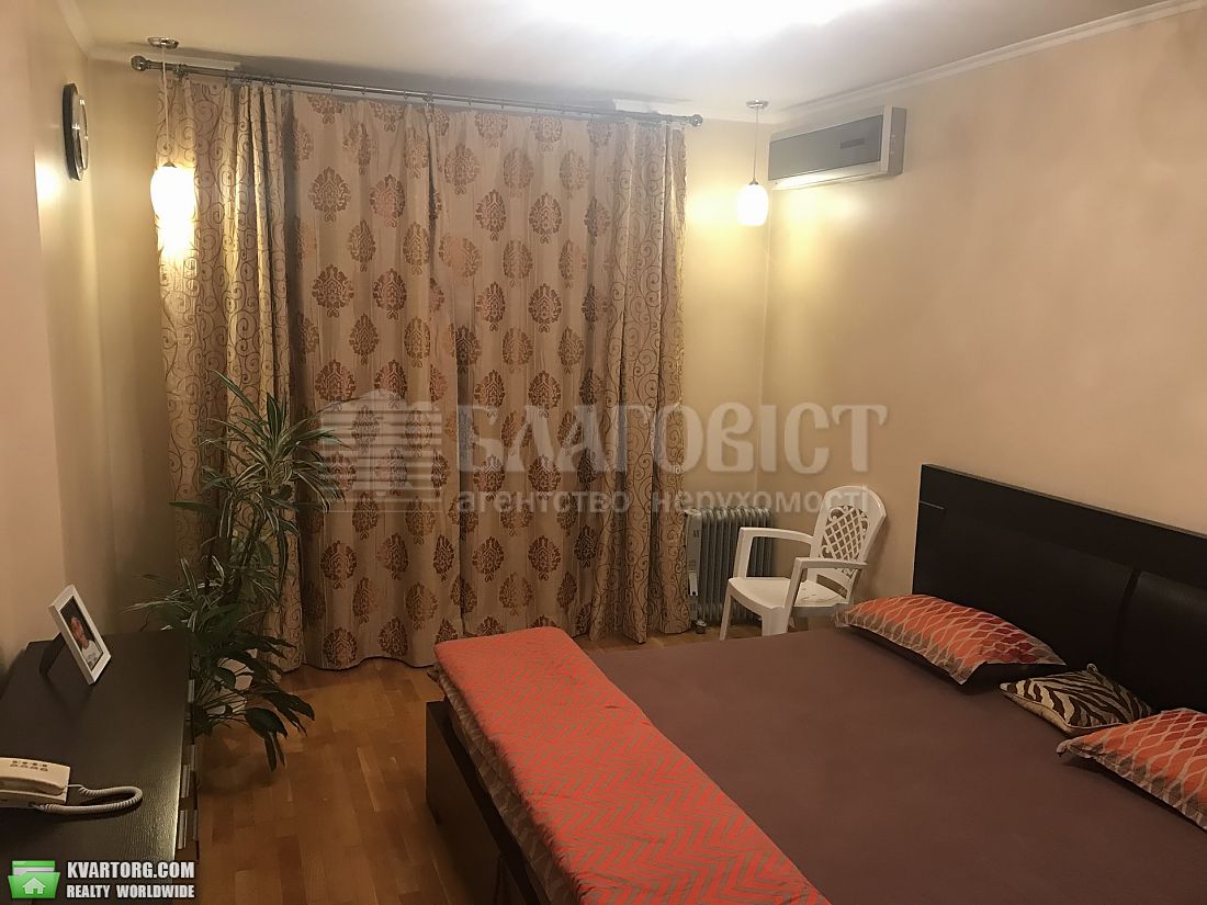 Rent out 3-room apartment. Киев,  Княжий Затон — photo 1