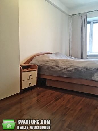 Rent out 2-room apartment. Киев,  Жилянская — photo 3