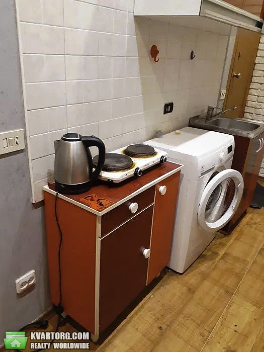 Rent out 1-room apartment. Львов, Крехівська — photo 3