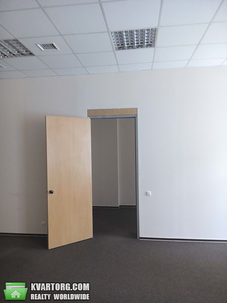 Rent out office. Киев, Жилянская — photo 4
