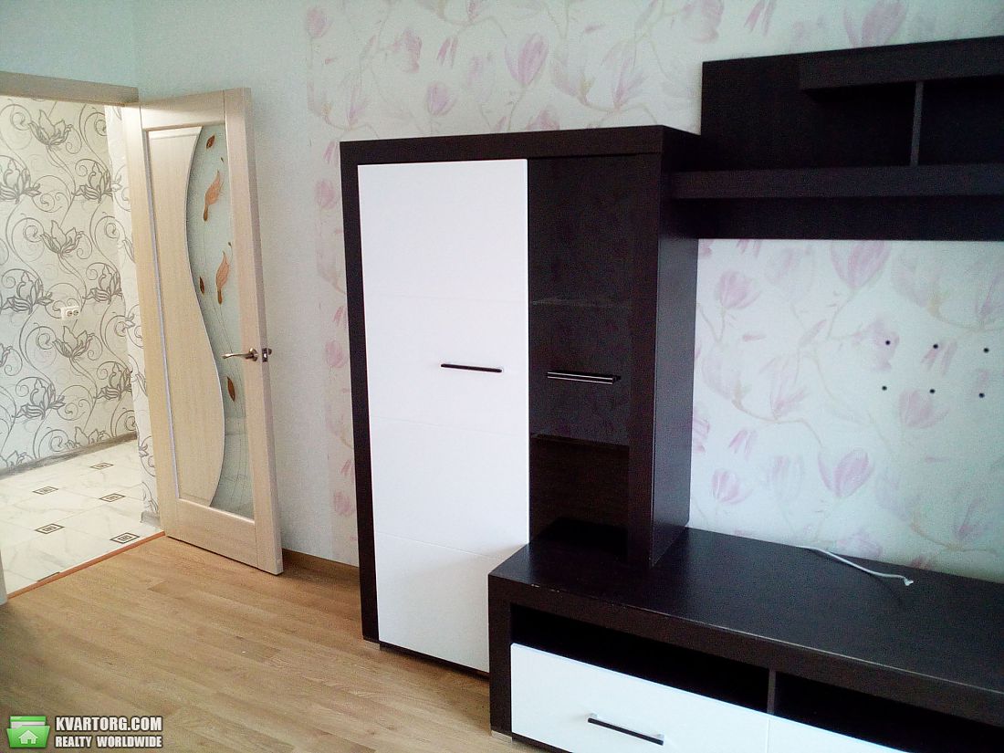 Rent out 1-room apartment. Киев,  Рижская — photo 4